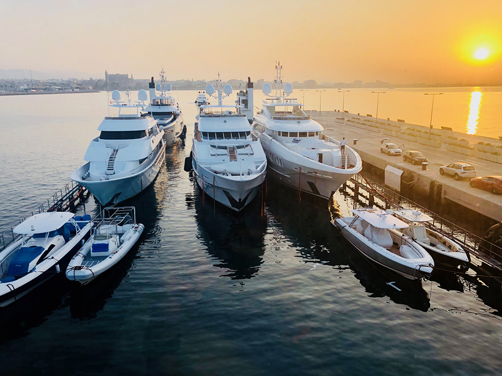 dyt yacht transport cost